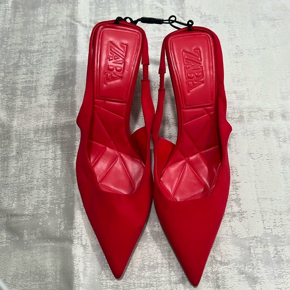 Red Zara Pointed Toes  Heels - Picture 1 of 3